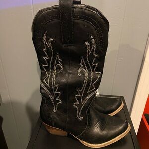 Women’s rollda black boots size 7